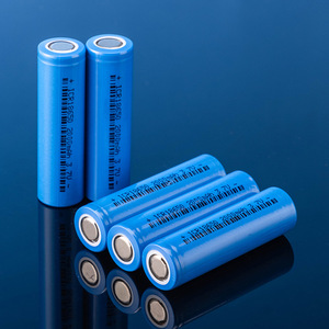Batterie au lithium 18650 2000mAh 3.7V à dessus plat pour lampes de poche, lampes d'urgence, ventilateurs - Product Image 1