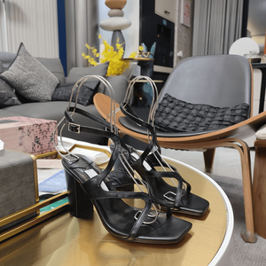 Sandalias Jimmy de tacón ancho para mujer, con tiras y punta abierta, ideales para bodas, damas de honor, fiestas de graduación y eventos. - Product Image 2