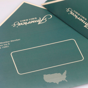 Sobres Verdes Personalizados de Alta Calidad para Invitaciones, con Estampado Dorado y Acabado Brillante, Sobres de Agradecimiento - Product Image 3