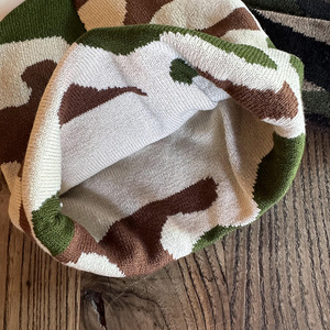 Bonnet tricoté à revers motif camouflage animalier, en gros, en stock, avec logo personnalisé, OEM, pour l'extérieur, accessoire de mode, direct usine - Product Image 4