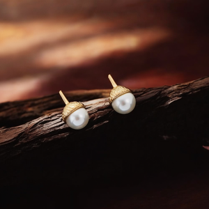 Pendientes de Moda con Perlas, Diseño Sostenible y Resistente, Acero Inoxidable 316L con Baño de Oro PVD - Product Image 3