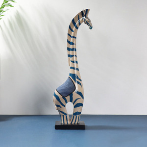 Ornements d'animaux d'art de tissu nordique comme l'artisanat de résine de cerf rouge - Product Image 4