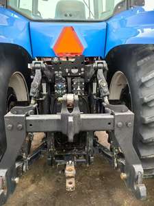 Tractores agrícolas usados New SNH T8040 Holland 70 Horse Power Buena calidad y granja operativa - Product Image 2