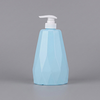 Bouteille de gel douche et de shampoing portable carrée en HDPE avec pompe, personnalisable avec logo, pour emballage de produits de toilette de voyage