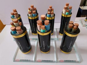 สายไฟทองแดงแบบยืดหยุ่น <span class=keywords><strong>FUCHANG</strong></span> 450/750V YC แบบกลม 2 แกน หรือ 5 แกน สีดำ OEM ขนาด 2.5 มม.-240 มม. ฉนวนยาง สำหรับงานอุตสาหกรรม 30A - Product Image 4