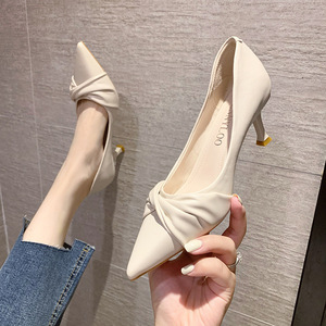 Chaussures fines à talons hauts polyvalents de style français, avec semelle rembourrée et élargie, pour femmes grandes tailles - Product Image 3