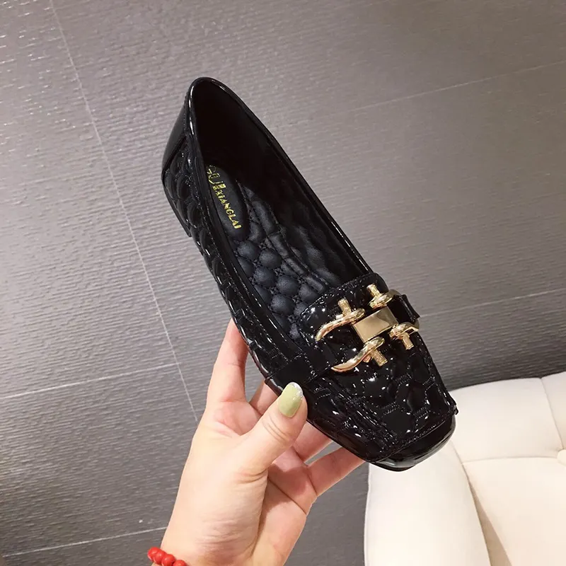 Nuove scarpe da ufficio da donna con fibbia a punta quadrata superiore mocassini Casual da donna semplici scarpe basse