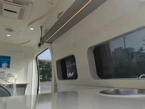 Fourgonnettes dentaires mobiles compétitives à haute résistance avec des équipements dentaires essentiels, tels que des chaises d'examen, des rayons X - Product Image 6