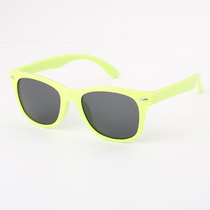 Gafas de sol cuadradas de plástico para niños 2025, protección UV400, colores Pantone, nueva tendencia, bienvenida OEM - Product Image 4