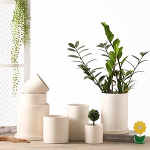 Maceta de Cerámica Transpirable de Alta Calidad para Plantas y Flores, Estilo Minimalista para Uso en el Hogar y el Jardín - Product Image 1