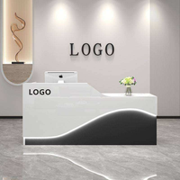 Comptoir en marbre blanc avec éclairage LED, mobilier de réception sur mesure pour les spas et salons de coiffure