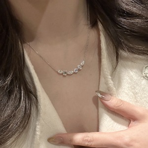 Collier en argent pur S925 micro-incrusté de zircon, style vintage léger et luxueux avec un design en dentelle et une chaîne ajourée - Product Image 2