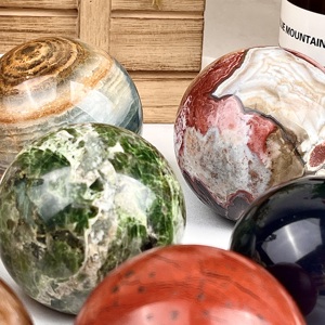 Boule de cristal artisanale en promotion, sphère de <span class=keywords><strong>pierre</strong></span> polie de haute qualité, décoration d'intérieur, boule énergétique pour la guérison et la méditation - Product Image 3