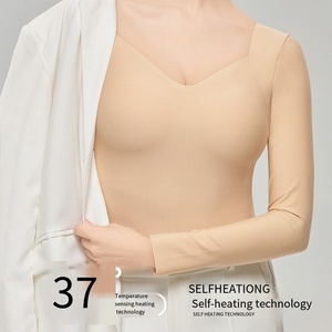 <span class=keywords><strong>Maglia</strong></span> <span class=keywords><strong>Termica</strong></span> da <span class=keywords><strong>Donna</strong></span> con Scollo a V e Coppe Integrate, Strato Base Morbido e Senza Cuciture, Delicato sulla Pelle, 2 in 1, Calda, a Maniche Lunghe, Riscaldante - Product Image 5