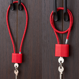 Lucchetto con Cavo Lungo in Acciaio Rosso/Nero, Protezione per Armi da Fuoco, Lucchetto di Sicurezza con Cavo in Acciaio da 13'' - Product Image 2