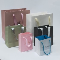 Boîte d'emballage de luxe personnalisée pour cadeaux, vêtements, lunettes de soleil, maquillage, avec insert pour produits de beauté