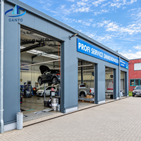 Atelier préfabriqué en acier pour la réparation automobile avec structure de toit droite et aménagement de baie de service pour véhicules