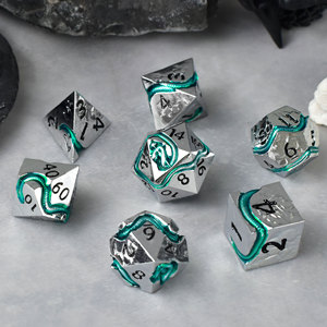 Set di 7 Dadi Poliedrici in Metallo con Logo Personalizzato, Design Drago Blu e Serpente, per Giochi di Ruolo D&D e Giochi da Tavolo - Product Image 1