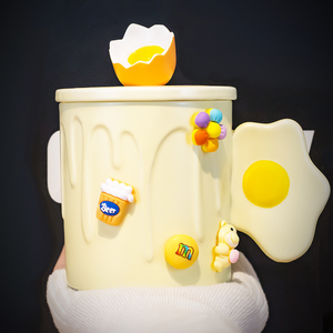 Mug en céramique créatif avec couvercle en forme de cupcake et poignée en forme d'œuf, idéal pour le café, les petits-déjeuners à la maison, la consommation quotidienne et les cadeaux de fêtes - Product Image 5