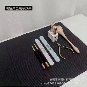 แผ่นรองซับน้ำหมึกสำหรับงานสักลายแบบใช้แล้วทิ้ง ยี่ห้อ OEM สีดำ หนาพิเศษ สองชั้น ผลิตจากเยื่อไม้และฟิล์ม PE ซึมซับน้ำหมึกได้ดี แห้งเร็ว - Product Image 3