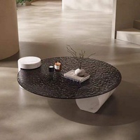 Table de cocktail en verre irrégulière haut de gamme avec plateau en verre pour hôtel et salon