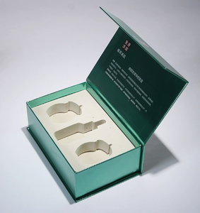 Caja de regalo rígida rectangular de cartón marfil con revestimiento de cartón, logotipo UV, cierre magnético, de alta gama para empaque de regalos y artesanías. - Product Image 4