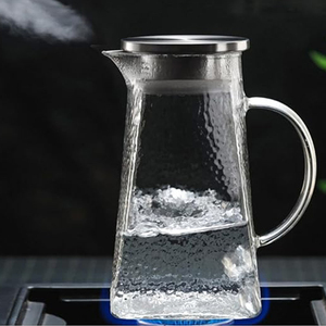 <span class=keywords><strong>Carafe</strong></span> à eau carrée <span class=keywords><strong>en</strong></span> <span class=keywords><strong>verre</strong></span> martelé avec poignée 1,5L/1,8L <span class=keywords><strong>en</strong></span> borosilicate de haute qualité pour la maison et la cuisine - Product Image 5