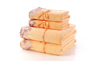Vente en gros Chine <span class=keywords><strong>Serviette</strong></span> cadeau en dentelle Ensembles 4 pièces <span class=keywords><strong>Serviette</strong></span> <span class=keywords><strong>de</strong></span> <span class=keywords><strong>bain</strong></span> pour le visage Ensembles <span class=keywords><strong>de</strong></span> serviettes en microfibre pour mariage - Product Image 4
