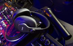 หูฟัง <span class=keywords><strong>AKG</strong></span> Pro Audio K371 แบบมีสาย ครอบหู ปิดท้าย แบบพับได้ สำหรับงานบันทึกเสียงระดับมืออาชีพ มอนิเตอร์เสียงในสตูดิโอ มิกซ์เสียง พอดแคสต์ ดีเจ สเตอริโอ - Product Image 5
