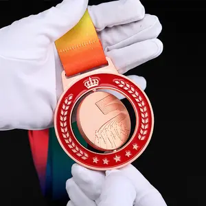 Medalla de metal deportiva giratoria con logotipo personalizado de fabricación OEM, medallas y cintas deportivas, trofeos y medallas en blanco - Product Image 1