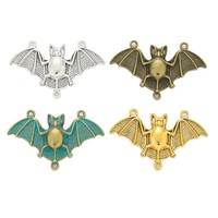 Connecteur en forme de chauve-souris à ailes écartées côtelées, en alliage de zinc argenté antique, triple boucle pour design de collier vampire