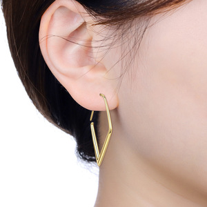 Diamond-shaped <b>earrings</b> are the perfect gift for a girl, an ideal choice for an anniversary or birthday present - Product Image 5