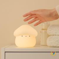 Lampe en silicone en forme de champignon, dessin animé, alimentée par USB avec minuterie et variateur d'intensité, idéale comme veilleuse de chevet ou lampe d'allaitement douce pour bébés