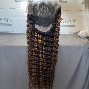 Perruques en gros en cheveux humains, frontales en dentelle 13x4 transparente, pré-épilées, avec mèches marron, ondulations profondes, couleur piano blond miel - Product Image 4