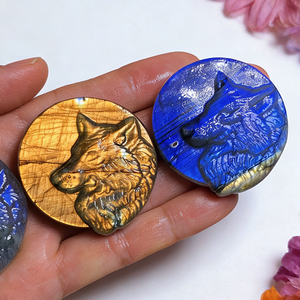 ราคาขายส่ง หินลาบราโดไรต์ธรรมชาติ สีฟ้า ทอง ชมพู ผสมประกายหลากสี แกะสลั<span class=keywords><strong>กร</strong></span>ูปหัวหมาป่า สำหรับทำจี้ - Product Image 2