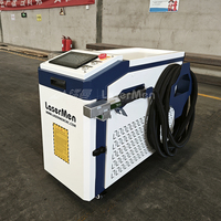 Nettoyeur laser à fibre mini 3000W, remplace le sablage et le nettoyage chimique pour l'élimination de la rouille, de l'huile et des couches d'oxyde sur les métaux, usage industriel