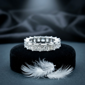 Bague de fiançailles et de mariage classique en or massif 14 carats de luxe, sertie de diamants de laboratoire taille princesse VVS, 2 carats, certifiée IGI - Product Image 1
