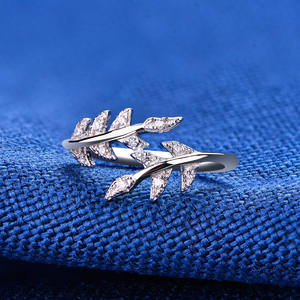 Anillo Clásico para Dama YILUN OEM ODM con Hoja, Diamantes CZ, Baño <span class=keywords><strong>de</strong></span> Rodio, Plata S925 Original, Anillo Abierto, Venta al Por Mayor - Product Image 4