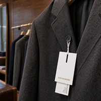 Étiquettes suspendues personnalisées imprimées avec détails en feuille d'or, motif croisé gaufré, cordon en ruban satiné blanc et noir, sacs en papier écologiques