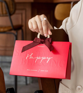 Sacs en Papier de Luxe <span class=keywords><strong>Victoria</strong></span>'s <span class=keywords><strong>Secret</strong></span> Personnalisés de Haute Qualité, Vente en Gros, Pas Chers, avec Poignée Ruban, Gaufrés pour Nouveau Design - Product Image 4