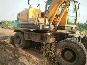 Pelle multifonction sur chenilles originale de la Corée Hyundai 150 d'occasion à haut rendement Hyundai en bon état en vente - Product Image 5