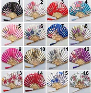 Nouveau Éventail Pliant Élégant Blanc en Soie Style Chinois Cadeau de Mariage avec Gravure Personnalisée Matériau Bambou - Product Image 4