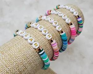 Mooie Armbanden Kleurrijke Polymeer Klei Eerste Letter Kralen Elastische Armbanden Voor Meisjes