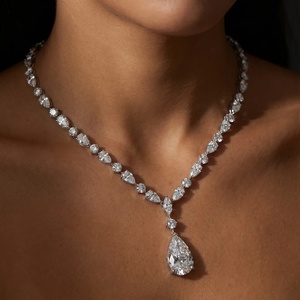 สร้อยคอเพชรทรงหยดน้ำ Grandeur Pear Drop - ทอง 9k, 14k, 18k - Product Image 2