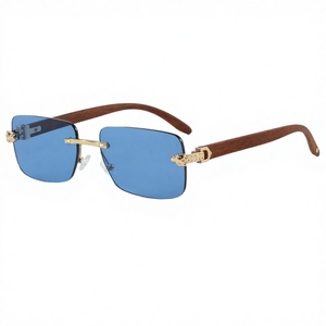 Gafas de Sol Rectangulares Sin Montura 24511 Unisex UV400 con Patillas de Imitación Madera Ligeras y Cómodas - Product Image 4
