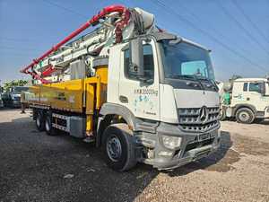 Caminhão Bomba de Concreto Mer1cedes-B1e1nz 2021, Marca Schwing, 52 Metros Cúbicos, Caminhão Bomba 6X4, Padrão Euro 5 - Product Image 3