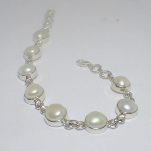 Regalo para Ella, Brazalete Minimalista con Perla de Agua Dulce en Bisel, Plata 925, para Compromiso, Boda, Aniversario, Fiesta - Product Image 1