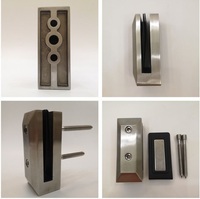Balustrade extérieure moderne en verre de 12 mm avec embout mural en acier inoxydable usiné CNC et barre solide