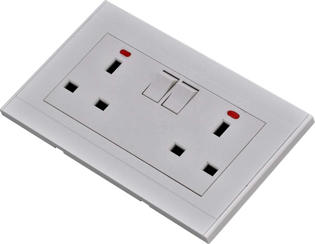 High Quality UK Standard Outlet Sockets and Switches Electrical 250V 13A Double Socket Uk