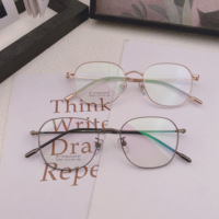 Estilo retro unisex de titanio, textura alta, de moda, ultra ligero, Forma de cara múltiple, adecuado para marcos de anteojos 91971